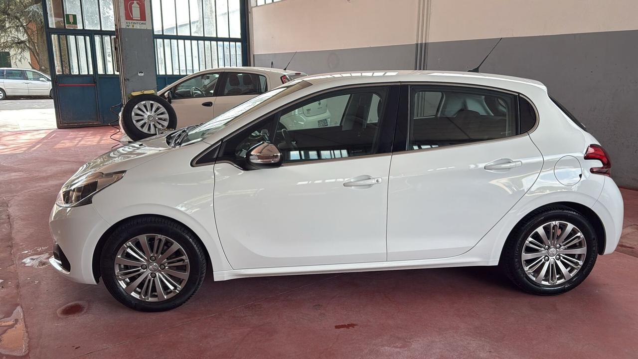 Peugeot 208 PureTech 82 5 porte Allure