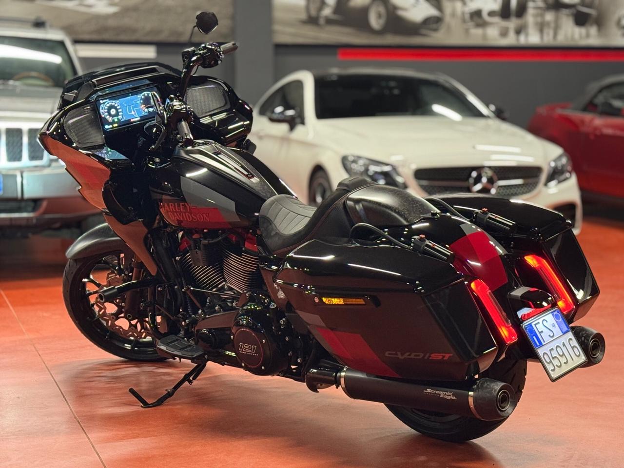 Harley-davidson Street Glide C.V.O. CVO ST