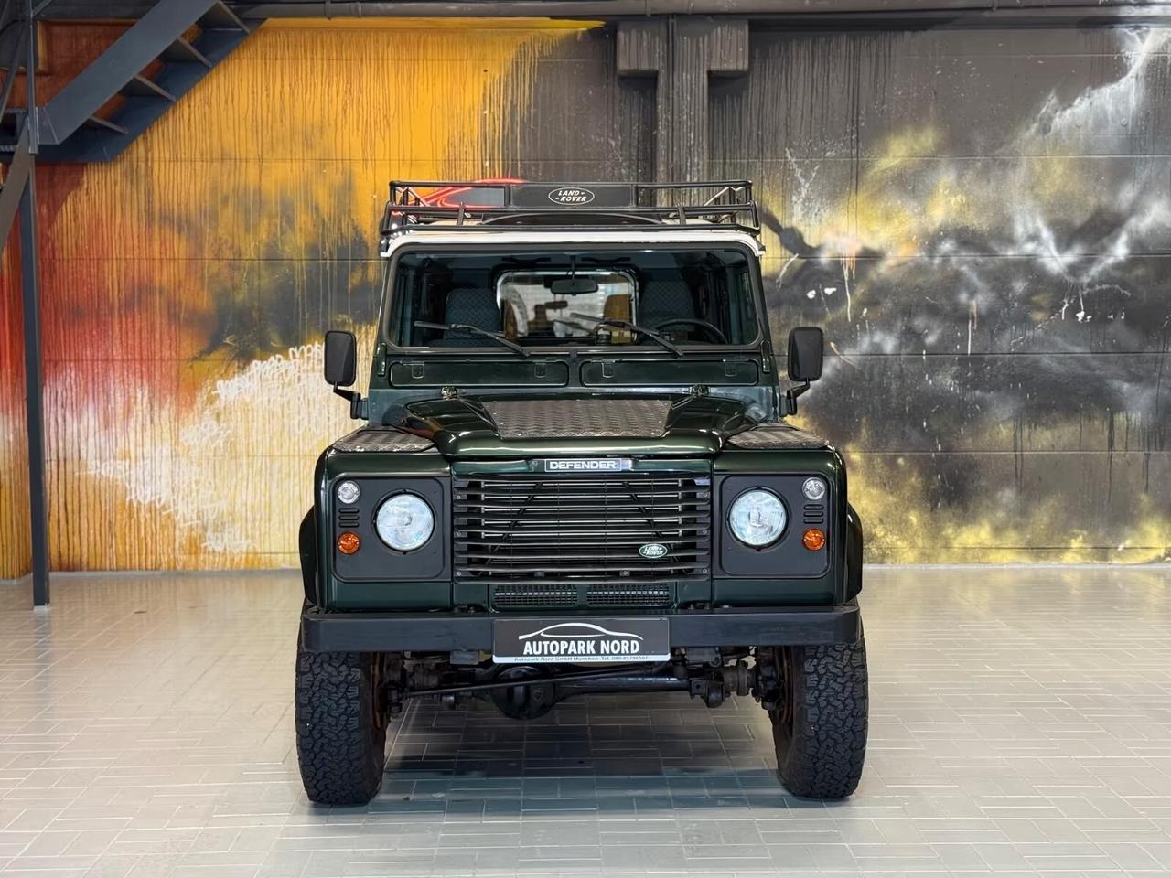 Land Rover Defender 110 2.5 Td5 Station Wagon 9 POSTI