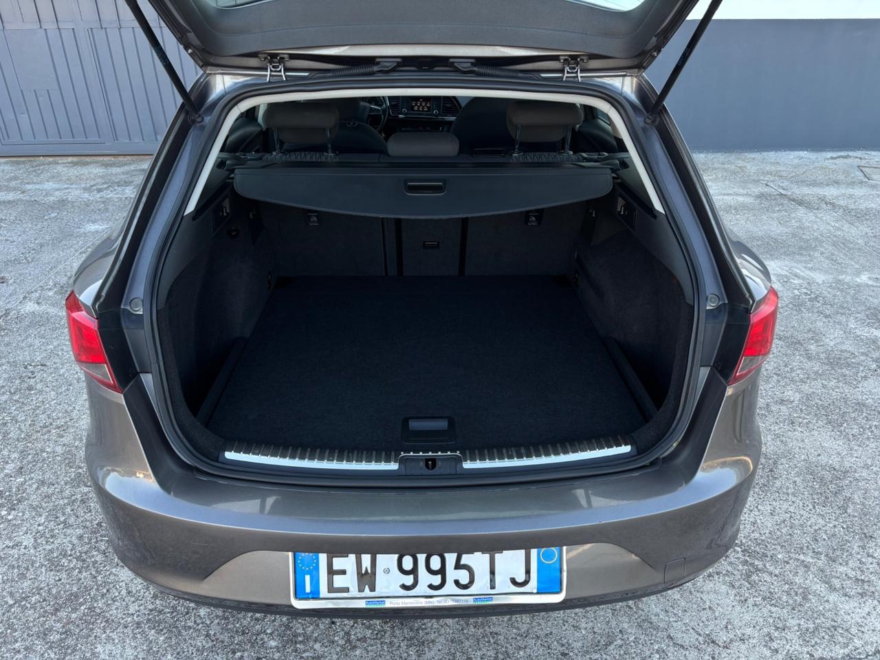 Seat Leon 1.6 TDI. Neopatentati. Garanzia 12mesi