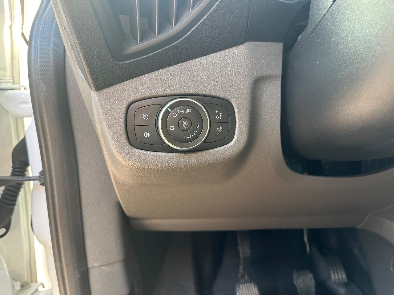 Ford Tourneo Connect 1.5 100 CV Titanium PROBLEMI AL MOTORE
