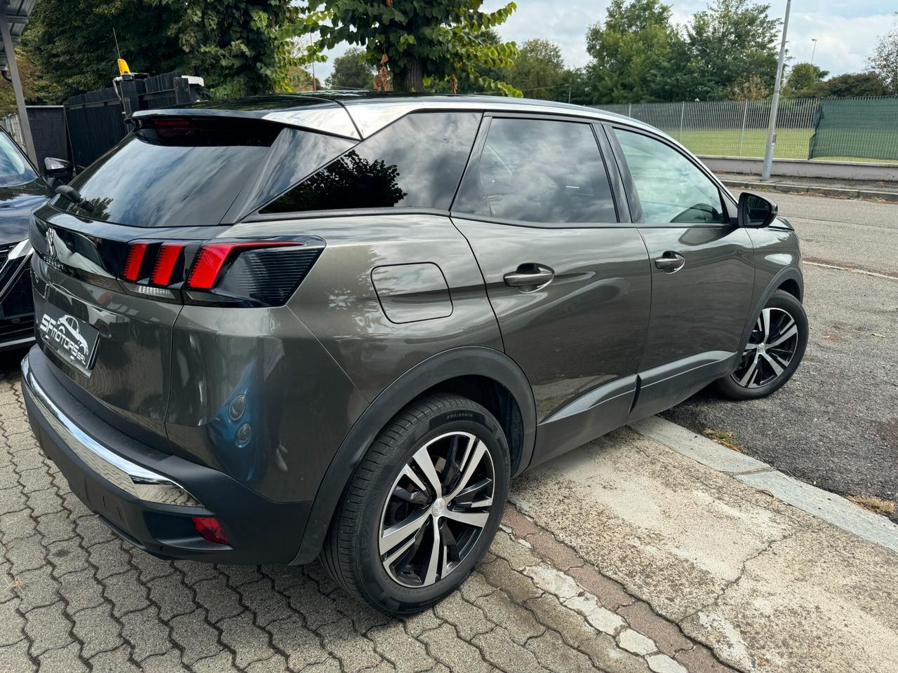 Peugeot 3008 BlueHDi 130 S&S EAT8 Allure