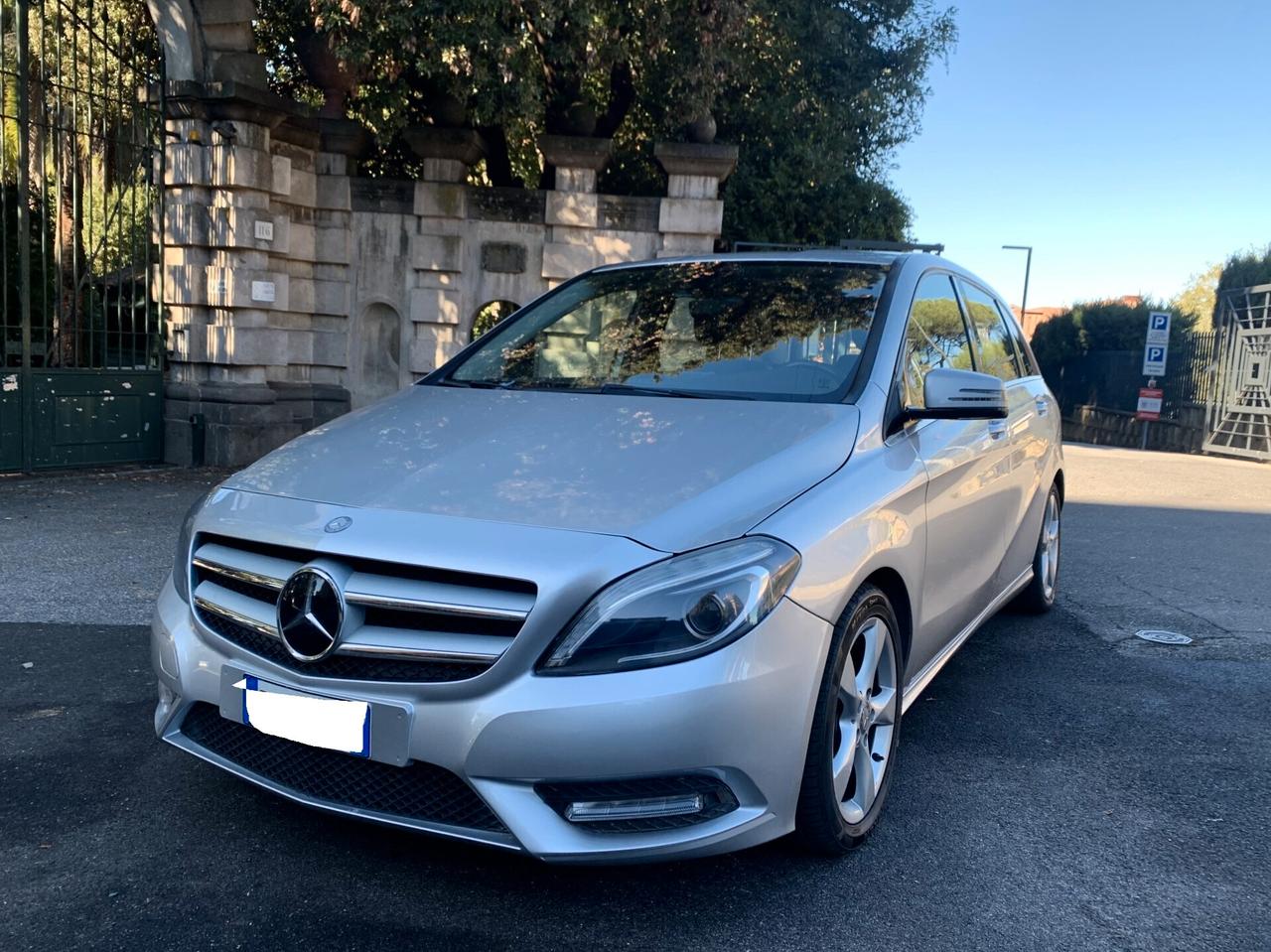 Mercedes-benz B 200 CDI Premium 2014 KM121000