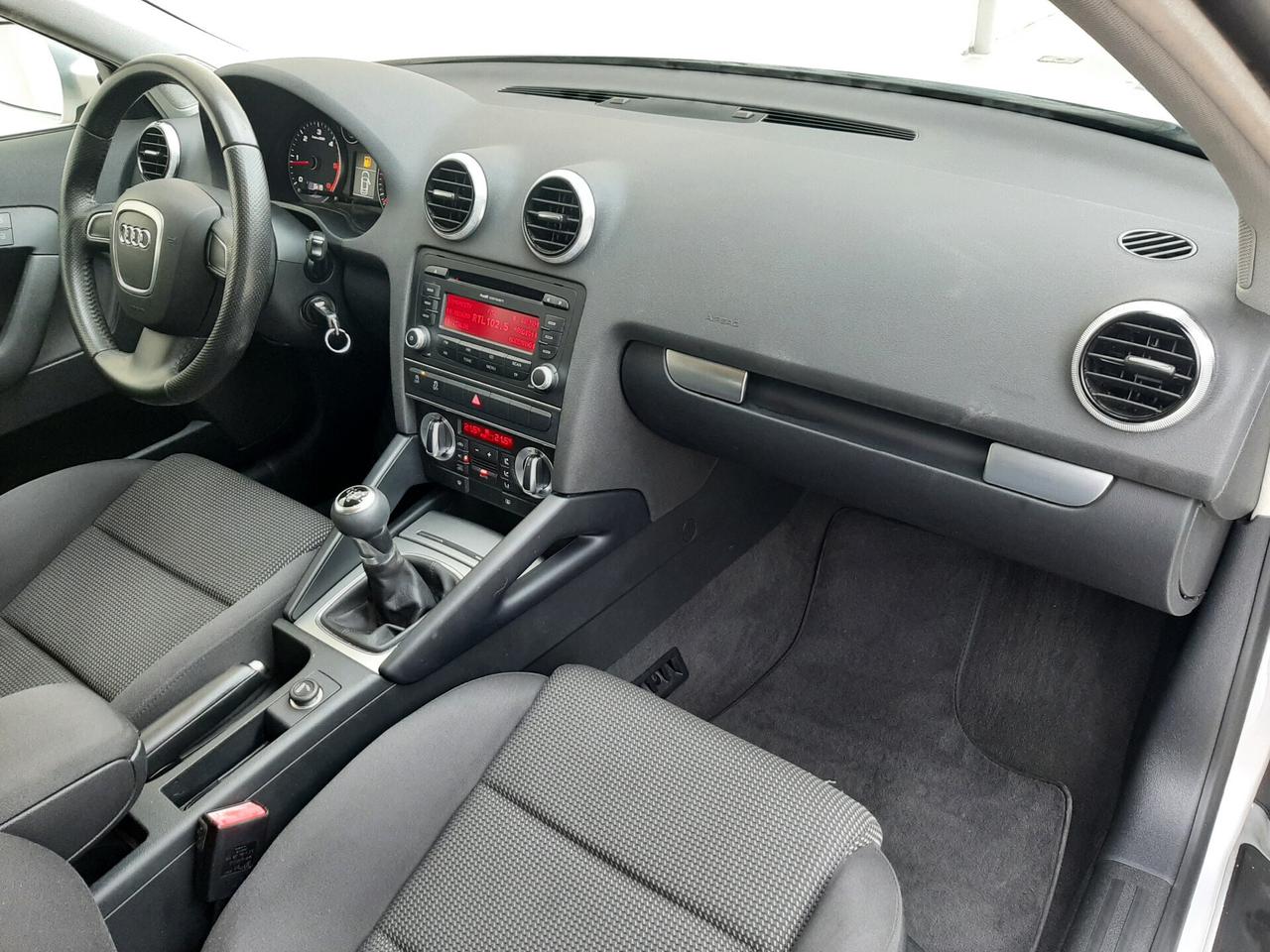 Audi A3 SPB 1.6 TDI 105 CV CR Ambition