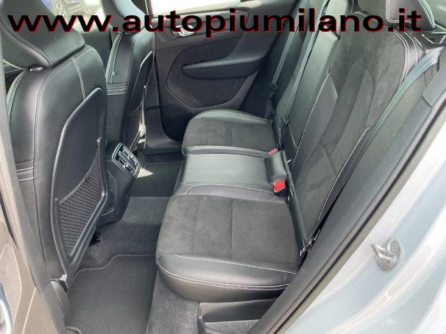 VOLVO XC40 B4 AWD Geartronic R-design