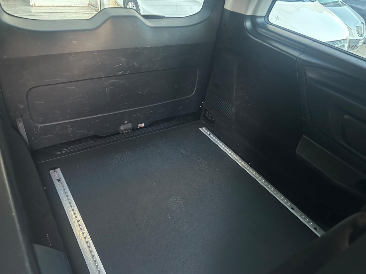 Mercedes-benz Vito 2.0 116 CDI Mixto Long Autocarro