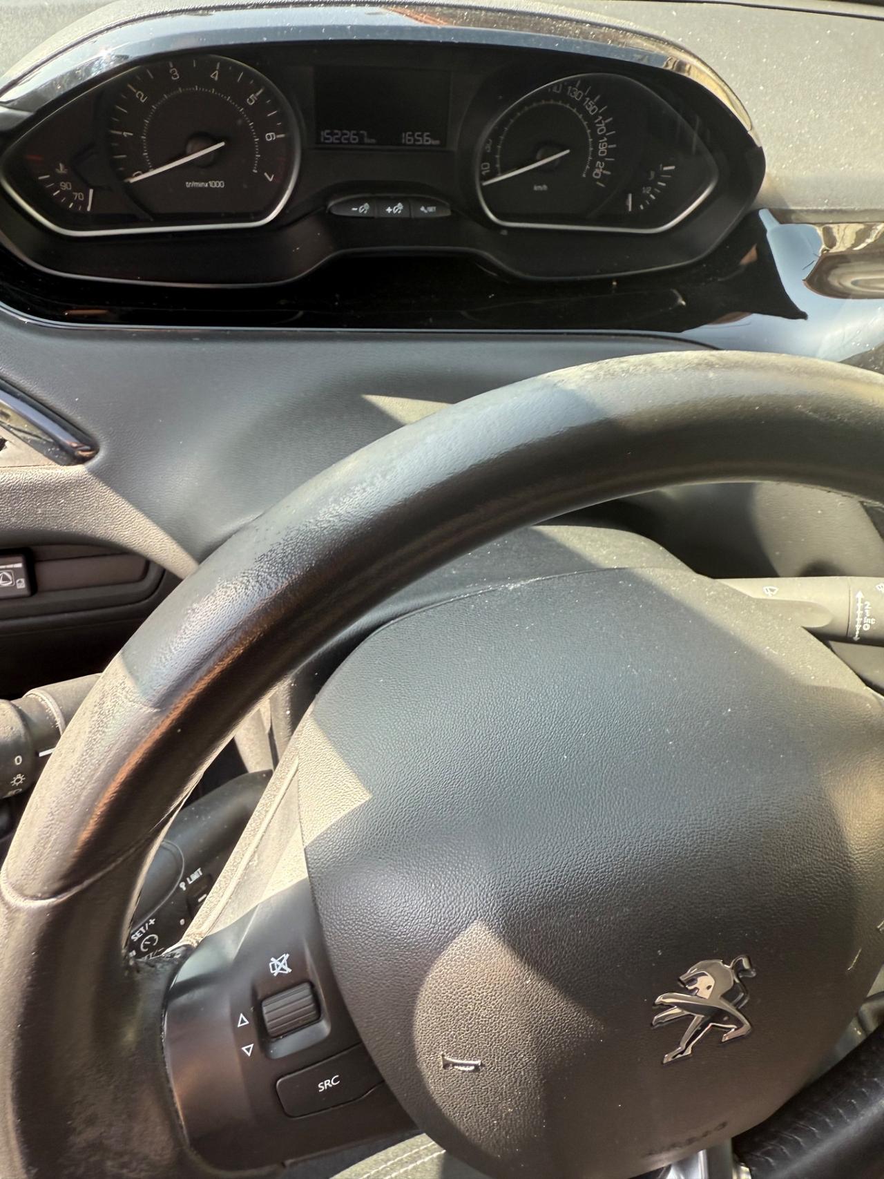 Peugeot 208 PureTech 82 5p. GPL Allure