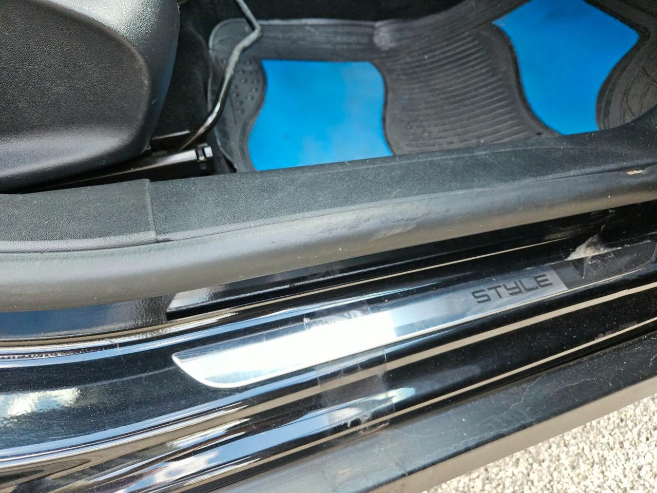 Peugeot 2008 PureTech 82 Active PER COMMERCIANTI