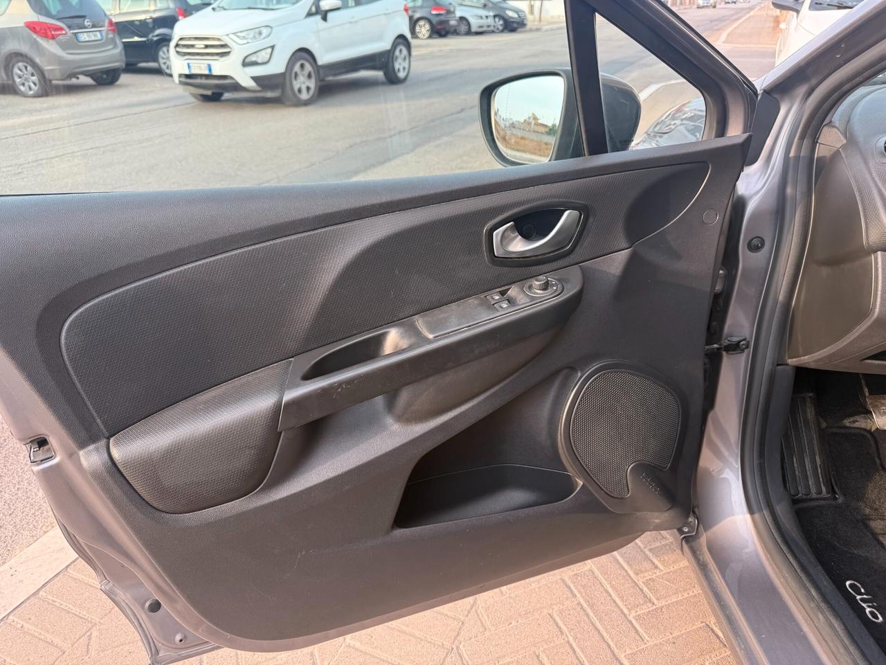 Renault Clio dCi 8V 75 CV Start&Stop 5 porte Energy Intens