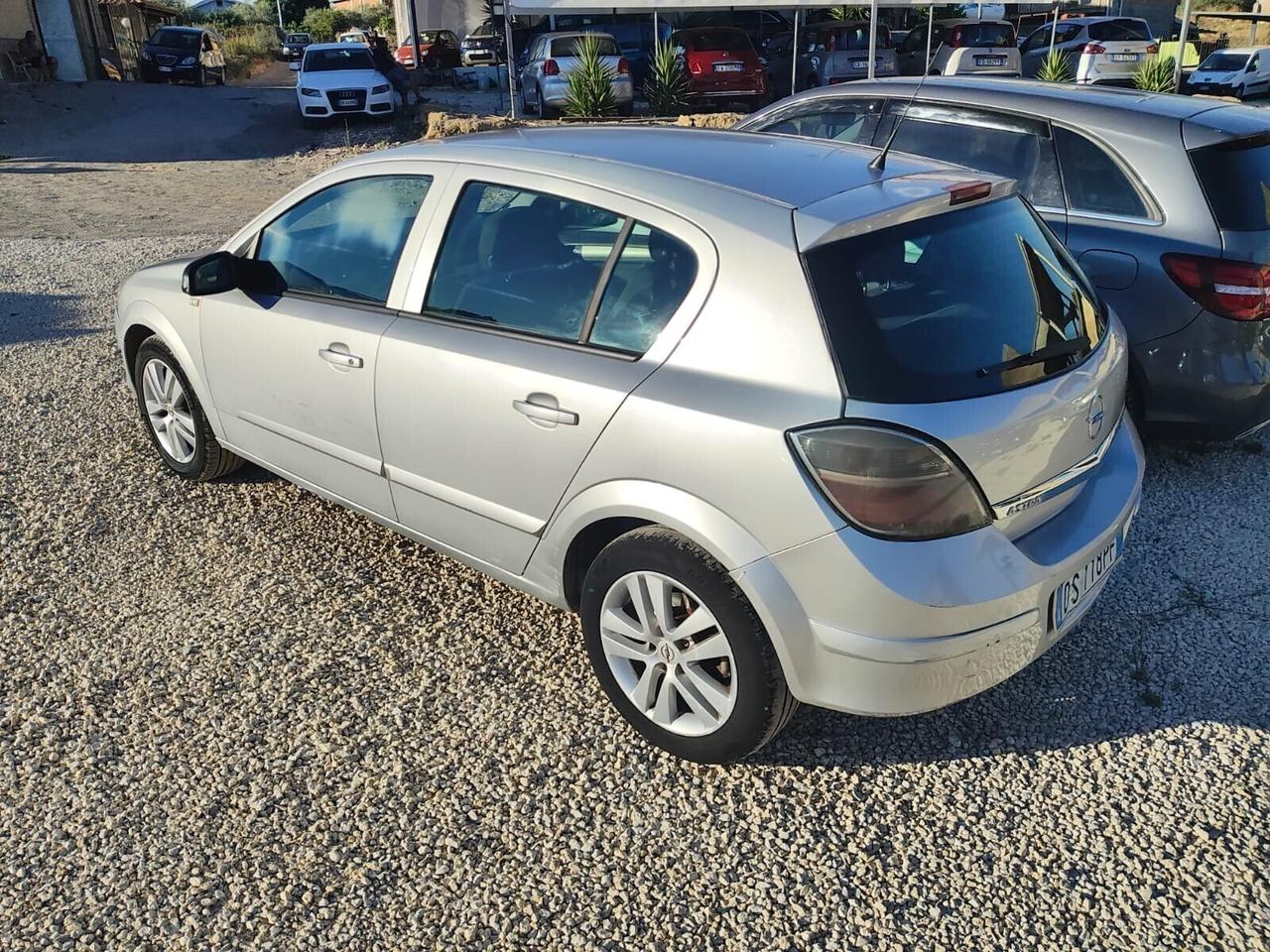 Opel Astra 1.7 CDTI 110CV 5 porte Enjoy