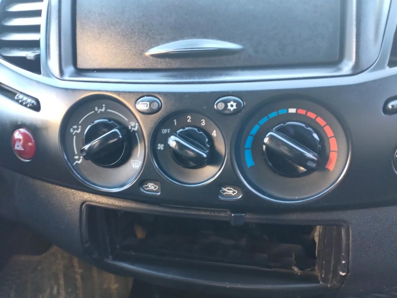 Mitsubishi L200 2.5 DI-D/136CV Club Cab Invite DPF