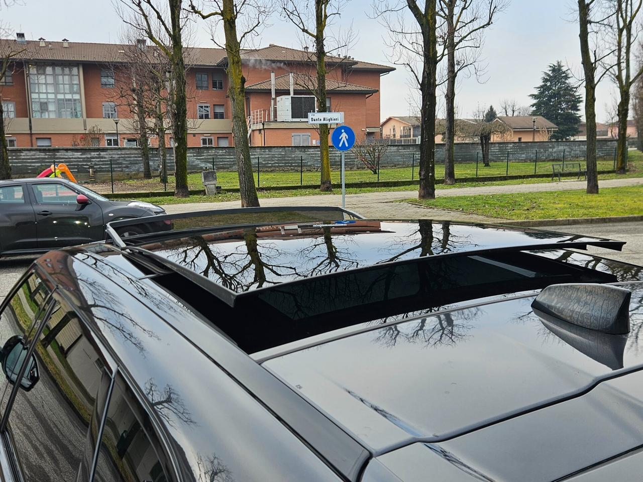 Range Velar 3.0D l6 300 CV R-Dynamic HSE STRAFULL