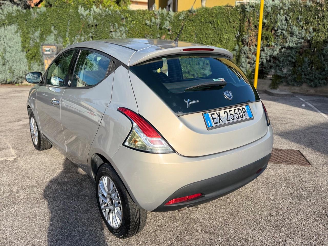 Lancia Ypsilon 900 neopatentati pronto uso garanzia