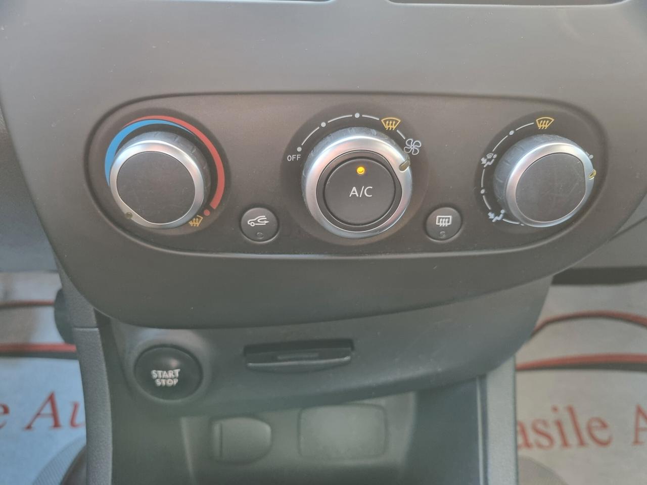Renault Clio 1.2 75CV 5 porte Zen
