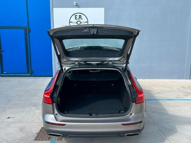 Volvo V60 Cross Country B4 (d) AWD Geartronic Business Pro Line