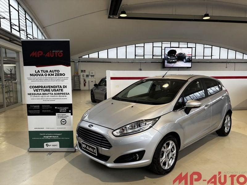 Ford Fiesta 1.2 Black & White Edition tua a 181,00 al mese