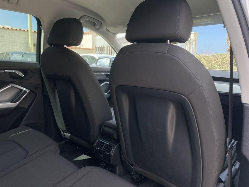 Audi Q3 Business 2.0 TDI 150CV S-Tronic 35