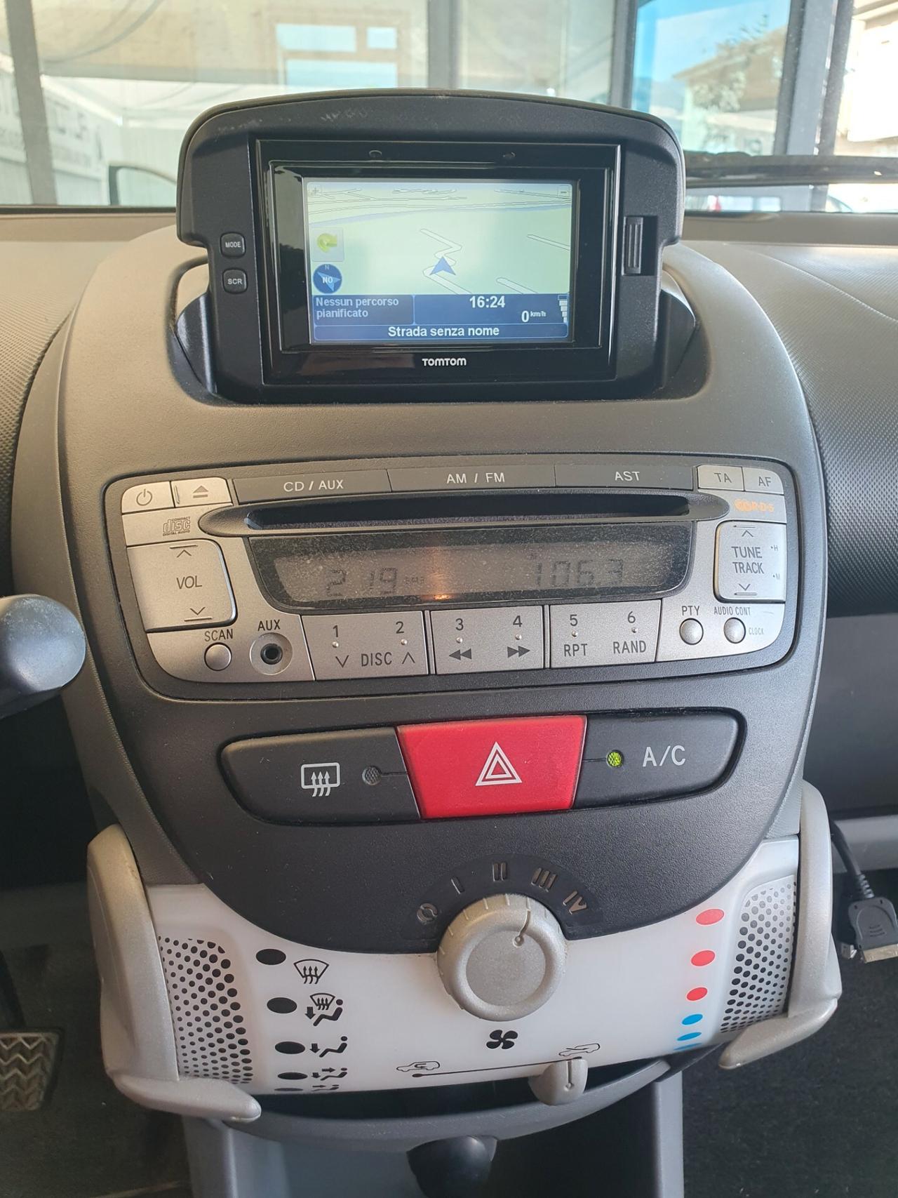 Toyota Aygo 5 porte 1.0 BENZ - 2012 - KM. 134.000