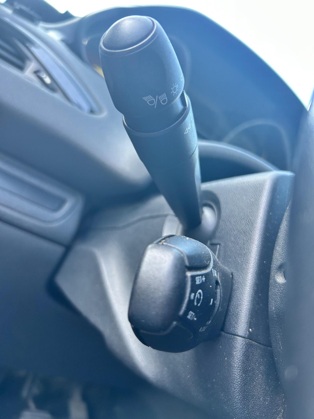 Peugeot 208 1.4 HDi 68 CV 5 porte Allure