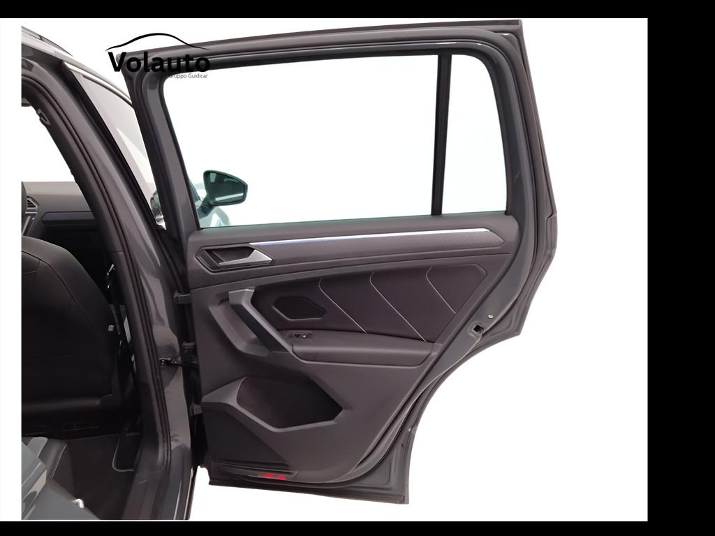 VOLKSWAGEN Tiguan II 2021 - Tiguan 2.0 tsi R-Line 4motion 190cv dsg