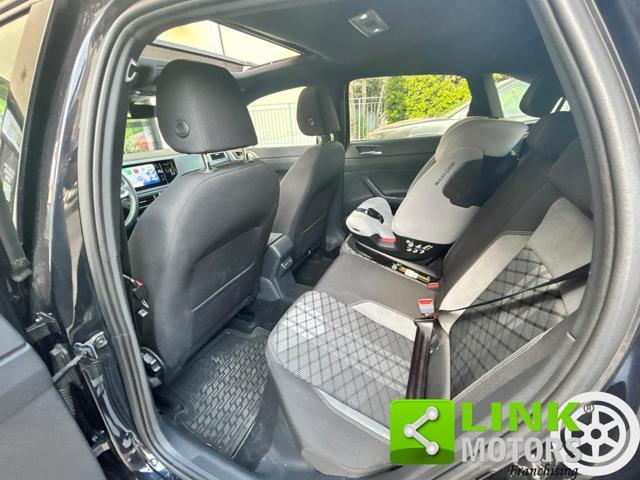 VOLKSWAGEN Taigo R LINE - 150CV - AUT.