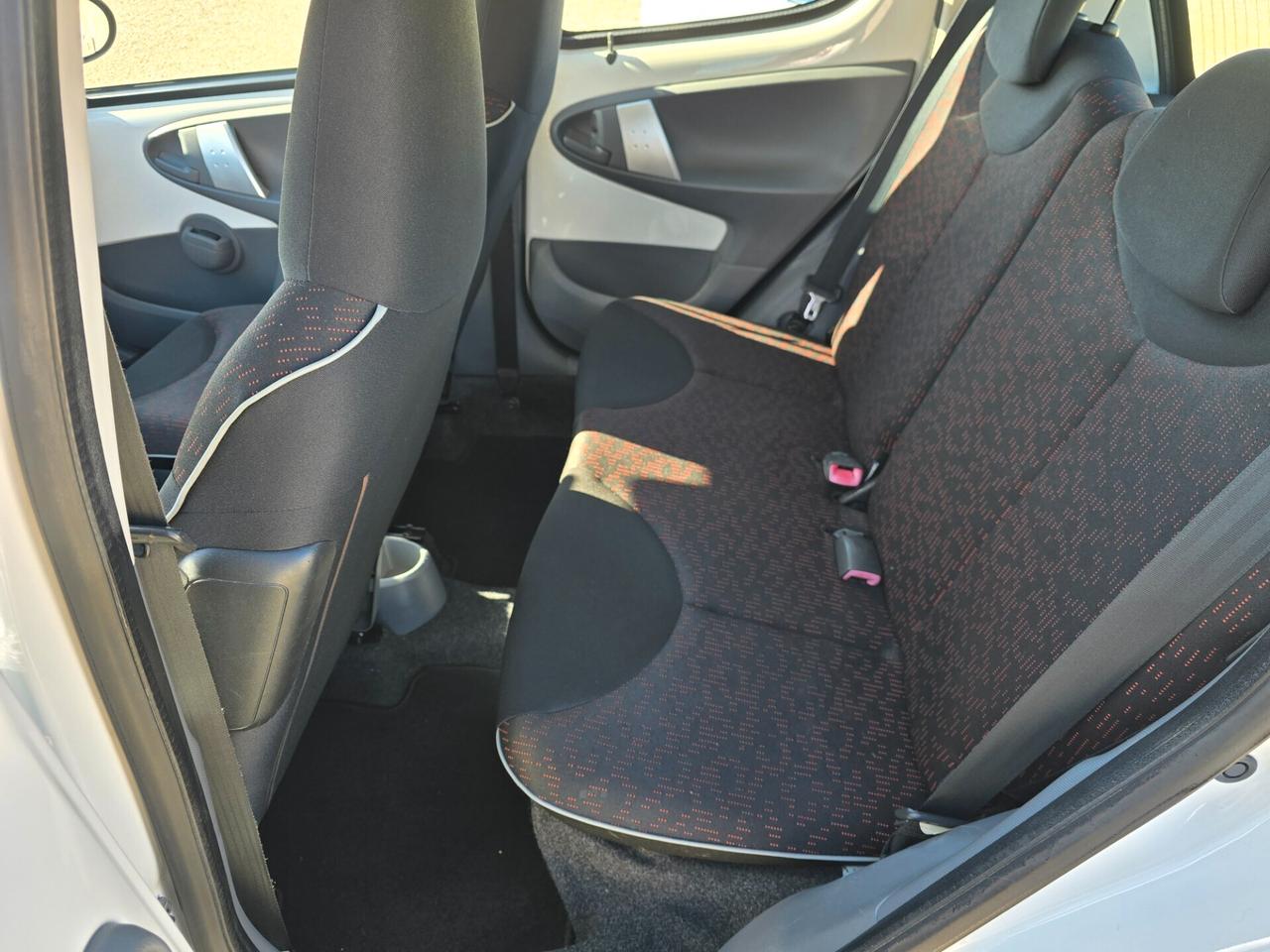 Peugeot 107 1.0 68CV 5p. Sweet Years