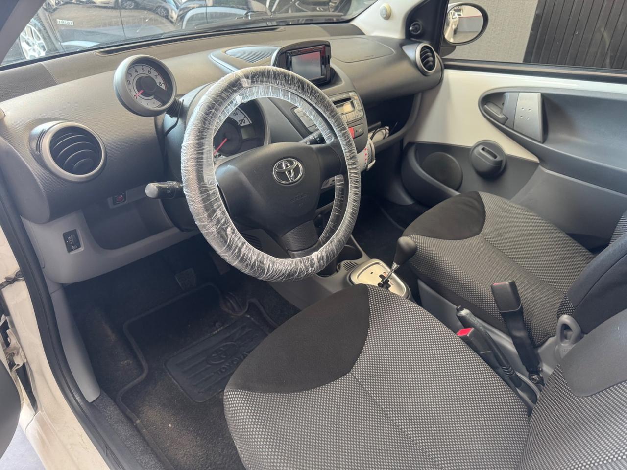 Toyota Aygo 1.0 12V VVT-i 5 porte Sol Connect MMT