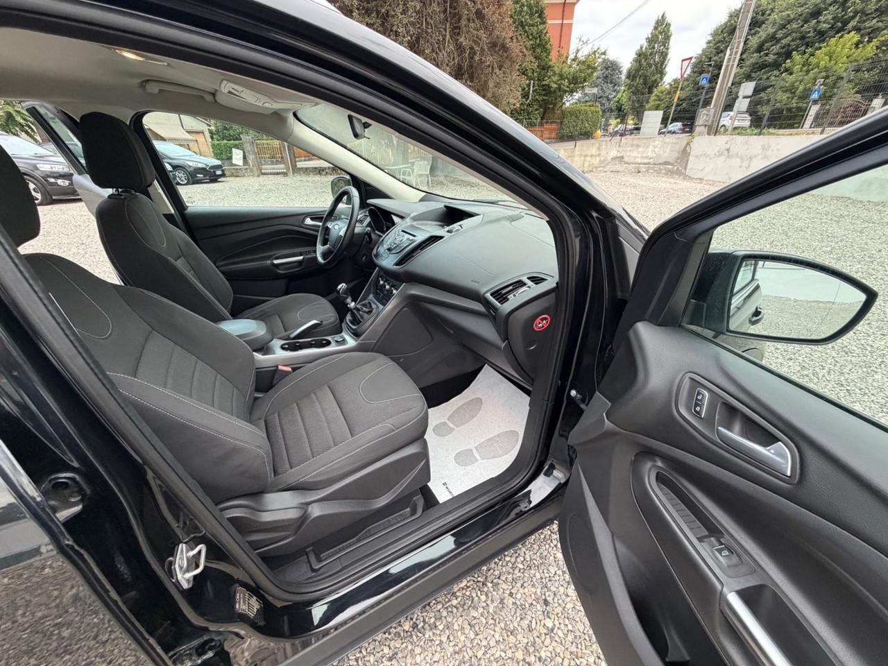 Ford Kuga 2.0 TDCI 140 CV 4WD Titanium