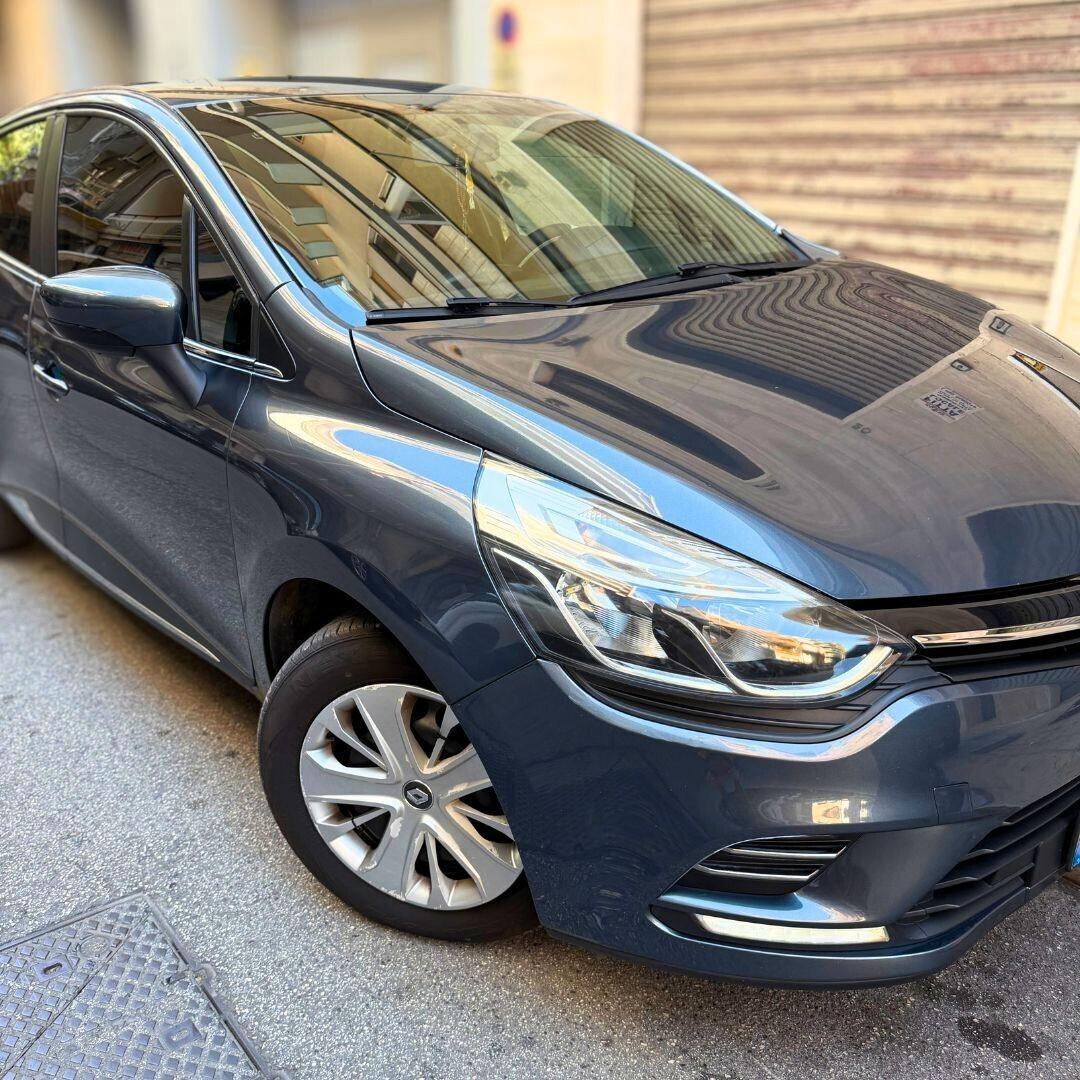 Renault Clio 2017 **NEOPATENTATI**