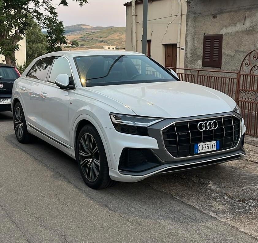 Audi Q8 50 TDI 286 CV quattro S-line