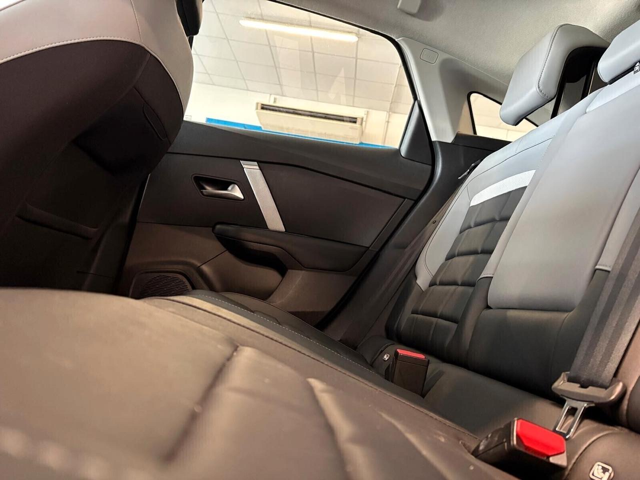 Citroen C4 MAX PureTech 130 EAT8 SPOTICAR
