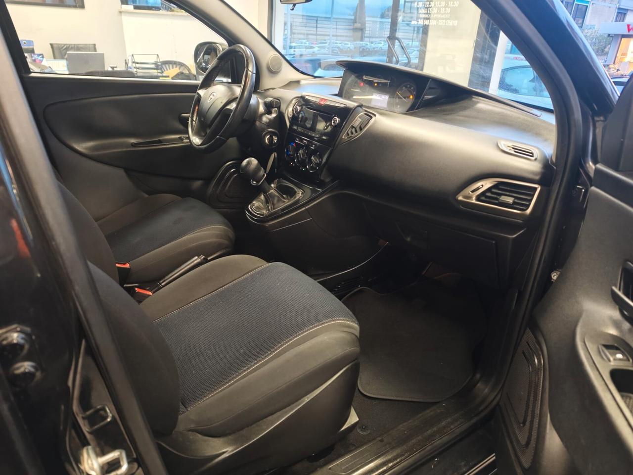 Lancia Ypsilon 1.2 69 CV 5 porte S&S Platinum