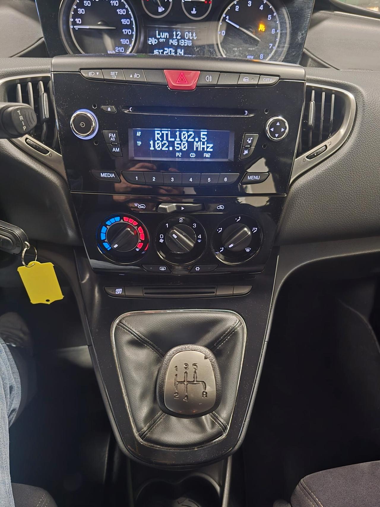 Lancia Ypsilon 1.2 69 CV 5 porte Platinum