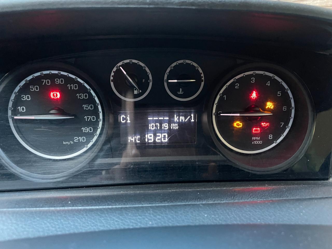 Lancia Ypsilon 1.2 69 CV 5 porte S&S Gold finanziabile
