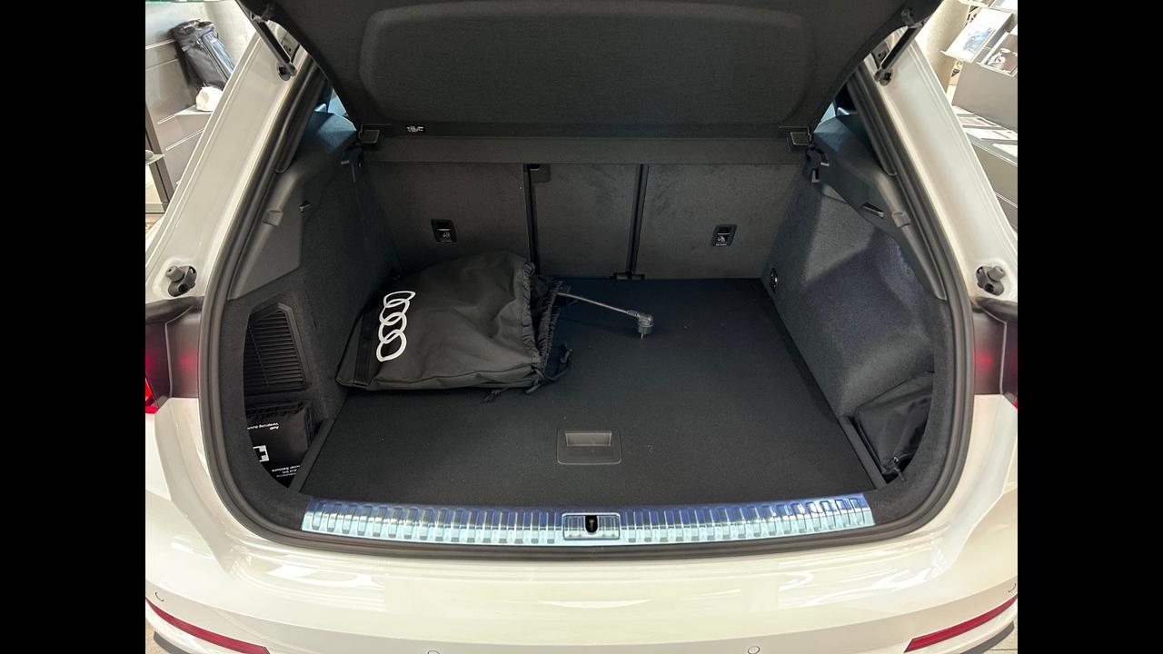 Audi Q3 45 TFSI E S TRONIC