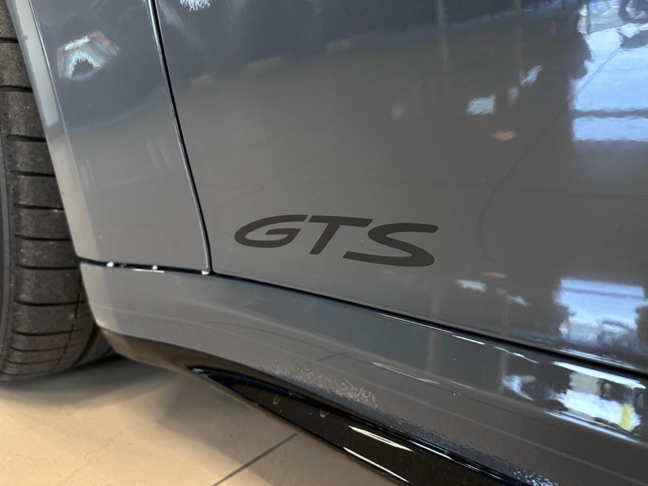 Porsche 911 Coupe 3.6 Carrera 4 GTS auto