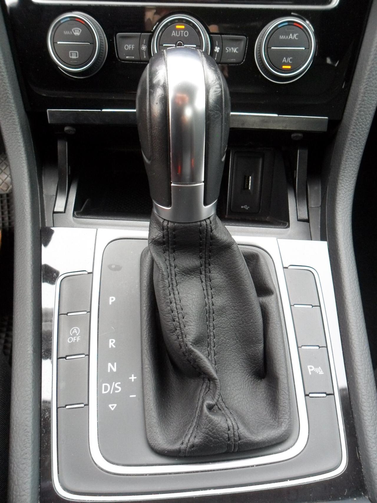 Volkswagen Golf 2.0 TDI DSG 5p. Executive BlueMotion Technology