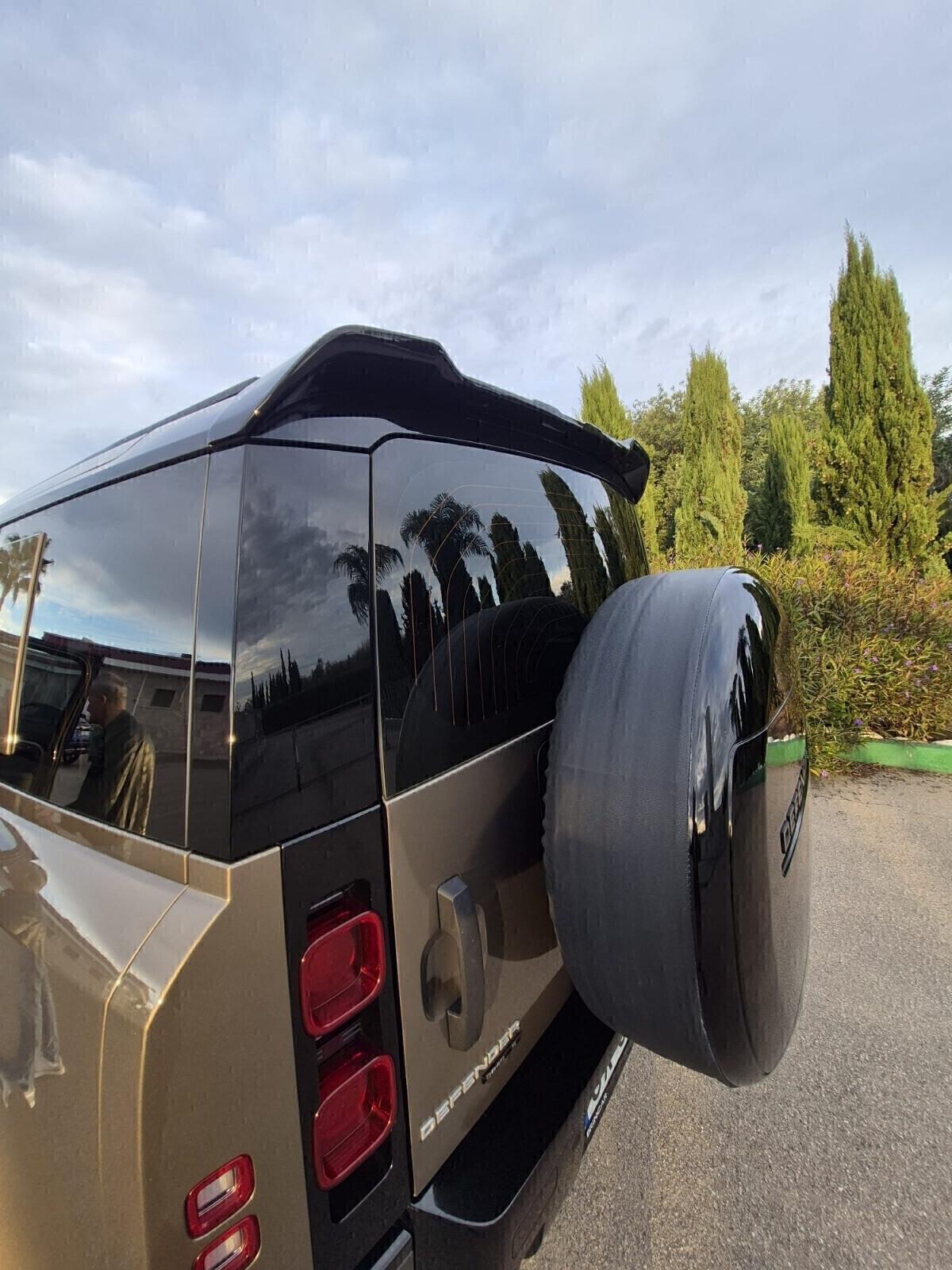 LAND ROVER DEFENDER 110 2.0 240 Cv TETTO APRIBILE 7 POSTI -8-2020