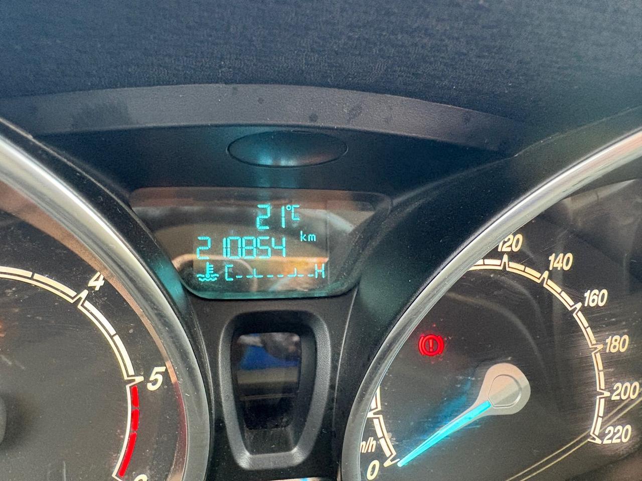 Ford Fiesta Titanium 1.5 TDCi AUTOCARRO DIS #10331