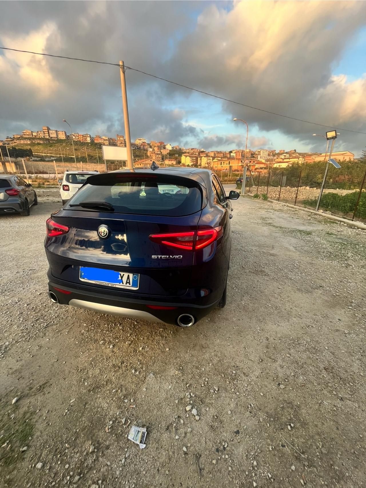 Alfa Romeo Stelvio 2.2 Turbodiesel 180 CV navigatore fari uxseno