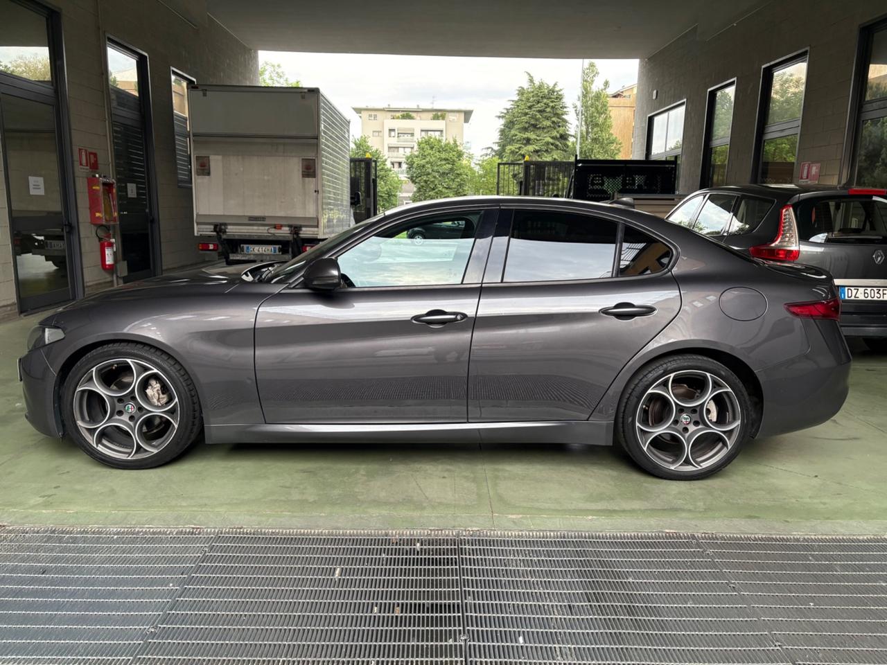 Alfa Romeo Giulia 2.2 Turbodiesel 136 CV AT8 Business