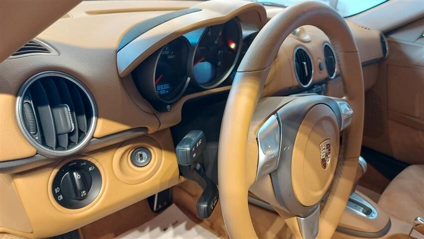 Porsche Cayman 2.7