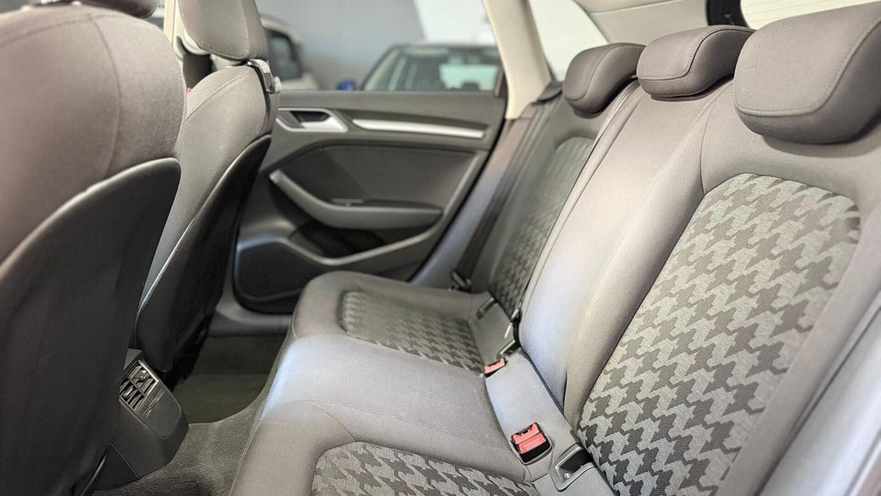 Audi A3 S-Line 1.6 TDI clean diesel S tronic Attraction