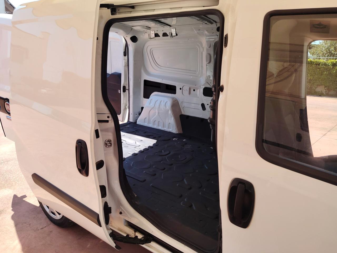 Fiat Doblò 1.6 MJT 105CV Cargo Lamierato SX 3 Posti IVA COMPR.