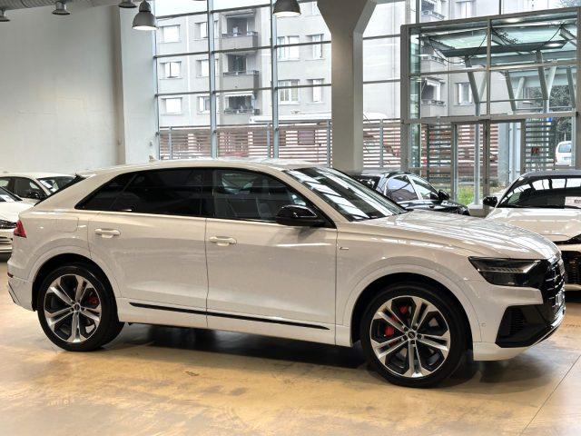 AUDI Q8 55 TFSI e Plug-in quattro S line -22" - B&O - FULL