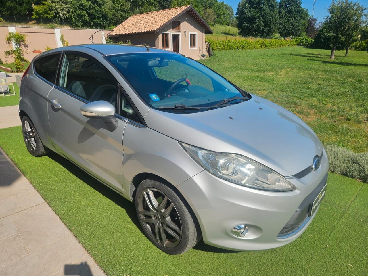 Ford Fiesta 1.4 TDCi 68CV 3 porte Titanium