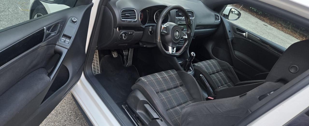 Volkswagen Golf 2.0 TSI 3p. GTI