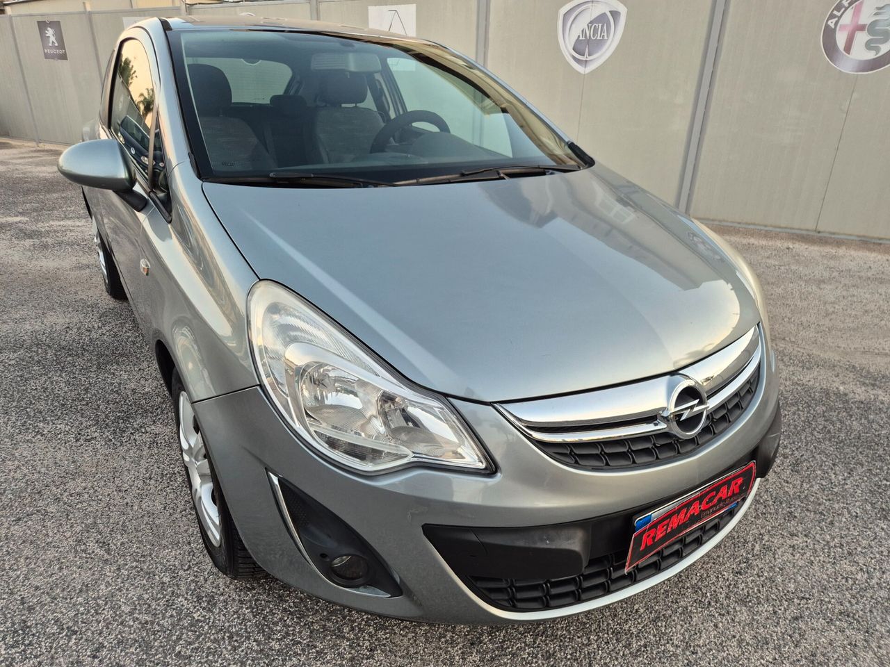 Opel CORSA 1.2 85CV 3 porte GPL RESTAYLING 2012