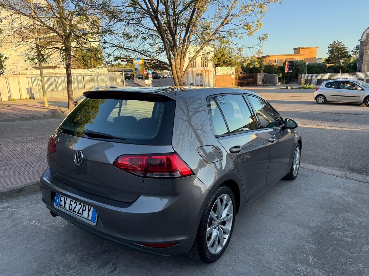 Volkswagen Golf 7 TDI AUT. 7M DIST. FATTA