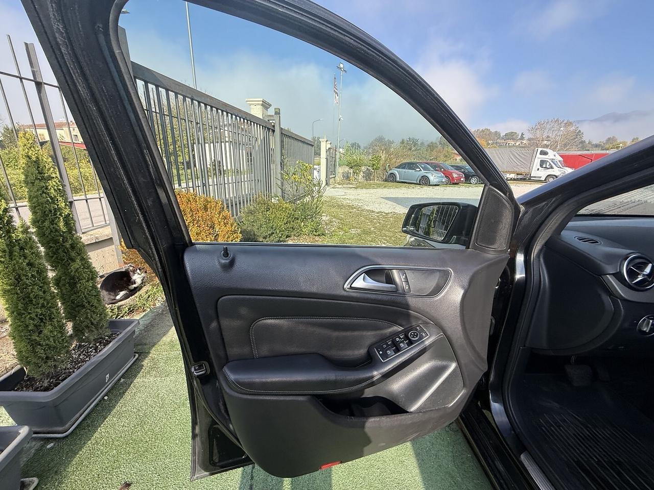 MERCEDES CLASSE B 180D